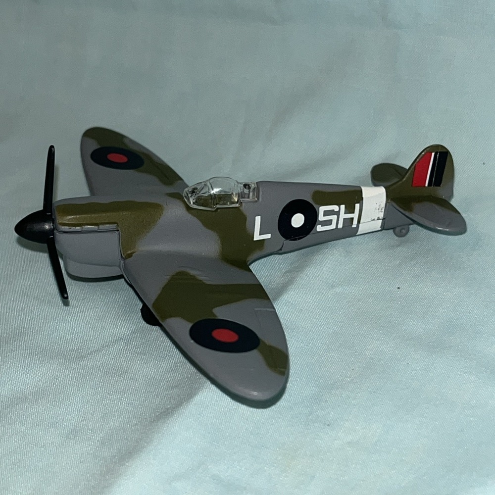 IXO SUPERMARINE SPITFIRE MK.VB diecast plane - maisto